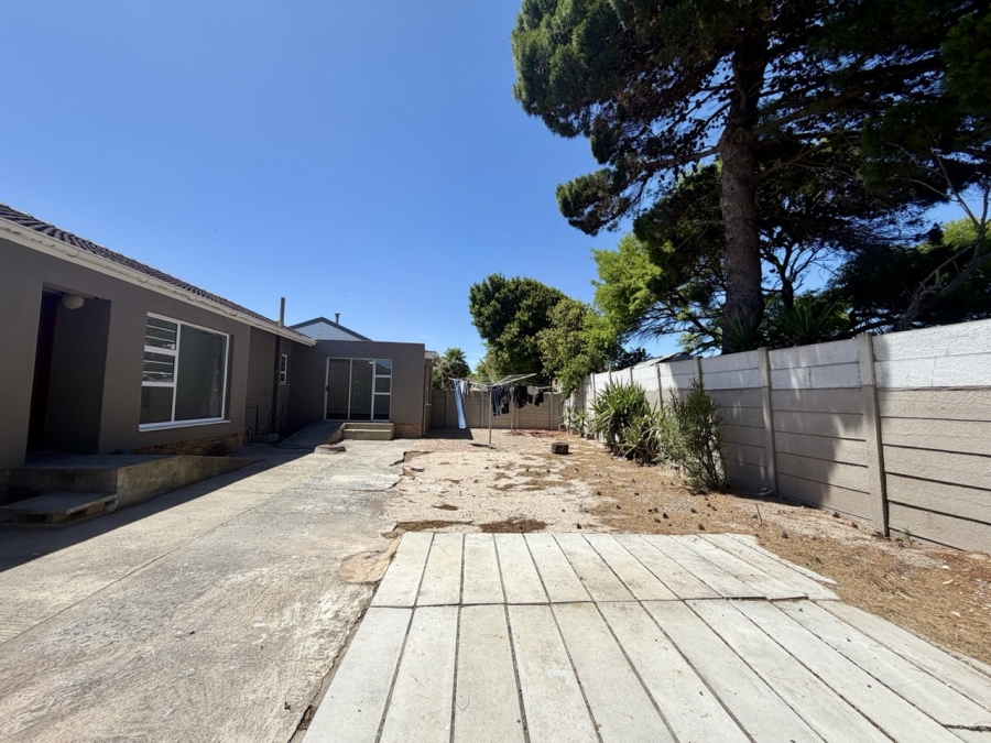 5 Bedroom Property for Sale in Duynefontein Western Cape